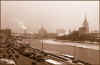 Вид на Москву-реку с моста Багратион в пасмурную погоду
